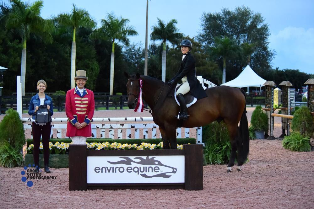 Meredith Gallagher and Rebel De Vizy_ winners of the Enviro Equine Best Turned Out Award Photo_ PBIEC _ Anne Gittins Photography